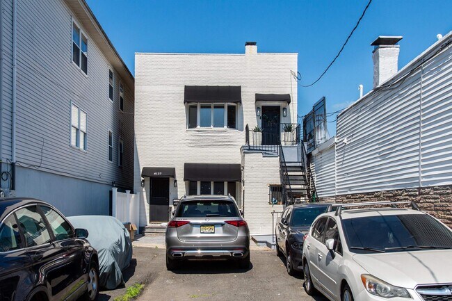 Building Photo - 6137 Adams St