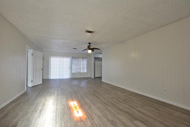 Building Photo - 2714 94th St