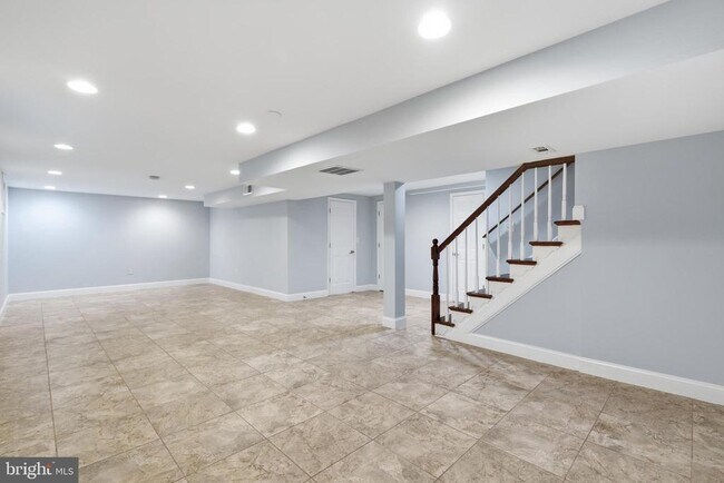 Building Photo - 1719 Melbourne Dr