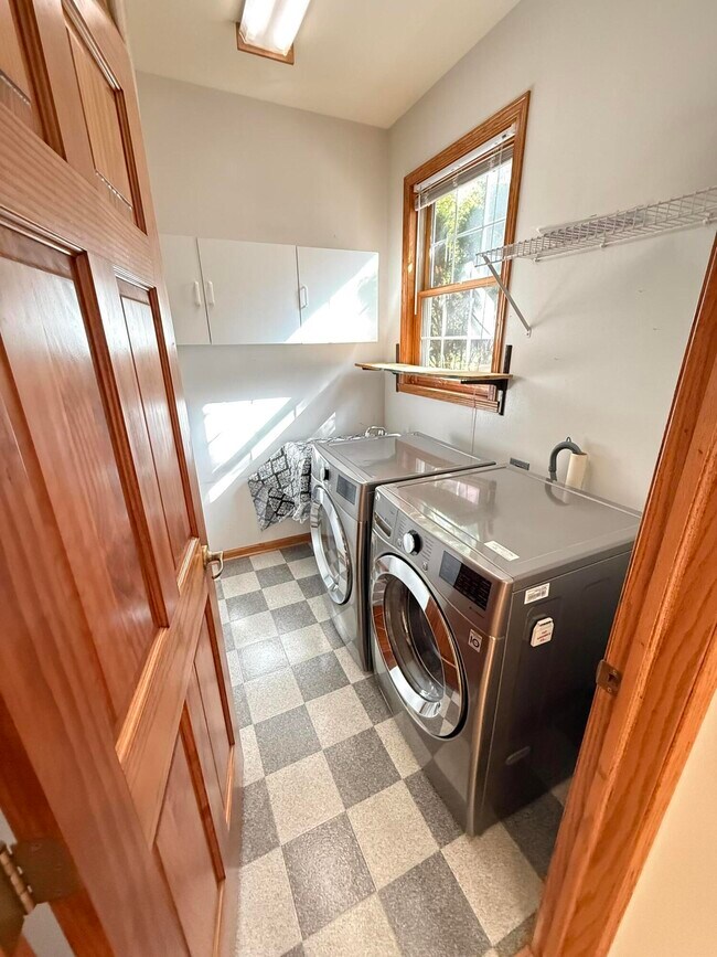 Building Photo - 2340 Robbie Ct