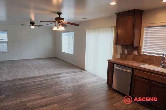 Building Photo - Corner Home Located in the Southwest!