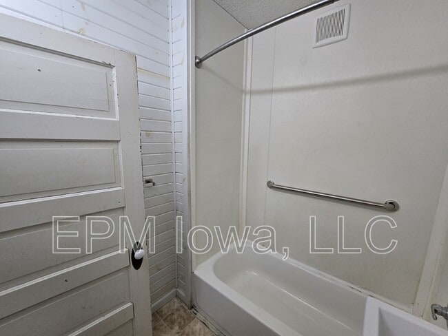 Building Photo - 1324 South St