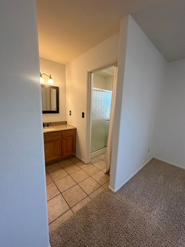 Building Photo - 3228 Lyndsey Ln