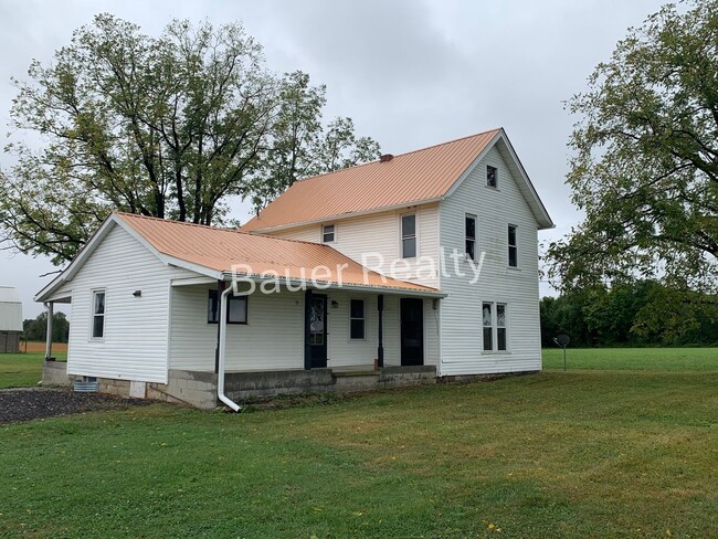 Building Photo - Country Living Four Bedroom!