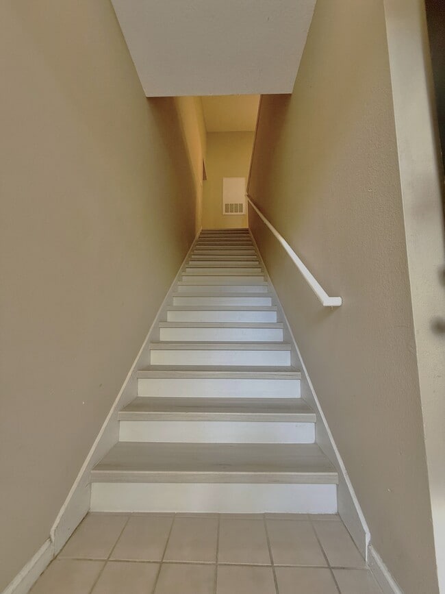 Building Photo - 14226 Fredricksburg Dr