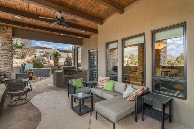 Building Photo - 13415 Pino Ridge Pl NE