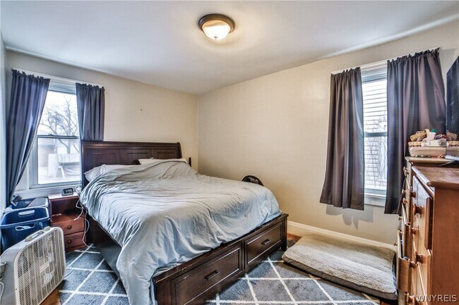 Building Photo - 153 Springville Ave