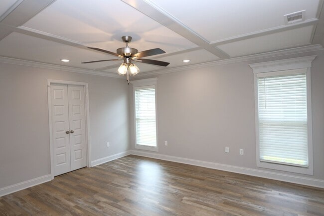 Building Photo - 2047 Meadow Cove Rd