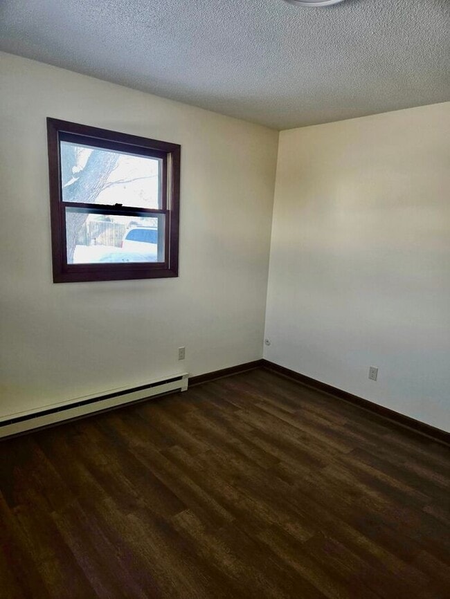 Building Photo - 2 bedroom duplex in St Joseph