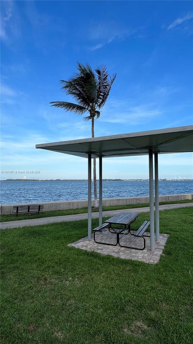 Building Photo - 770 Claughton Island Dr