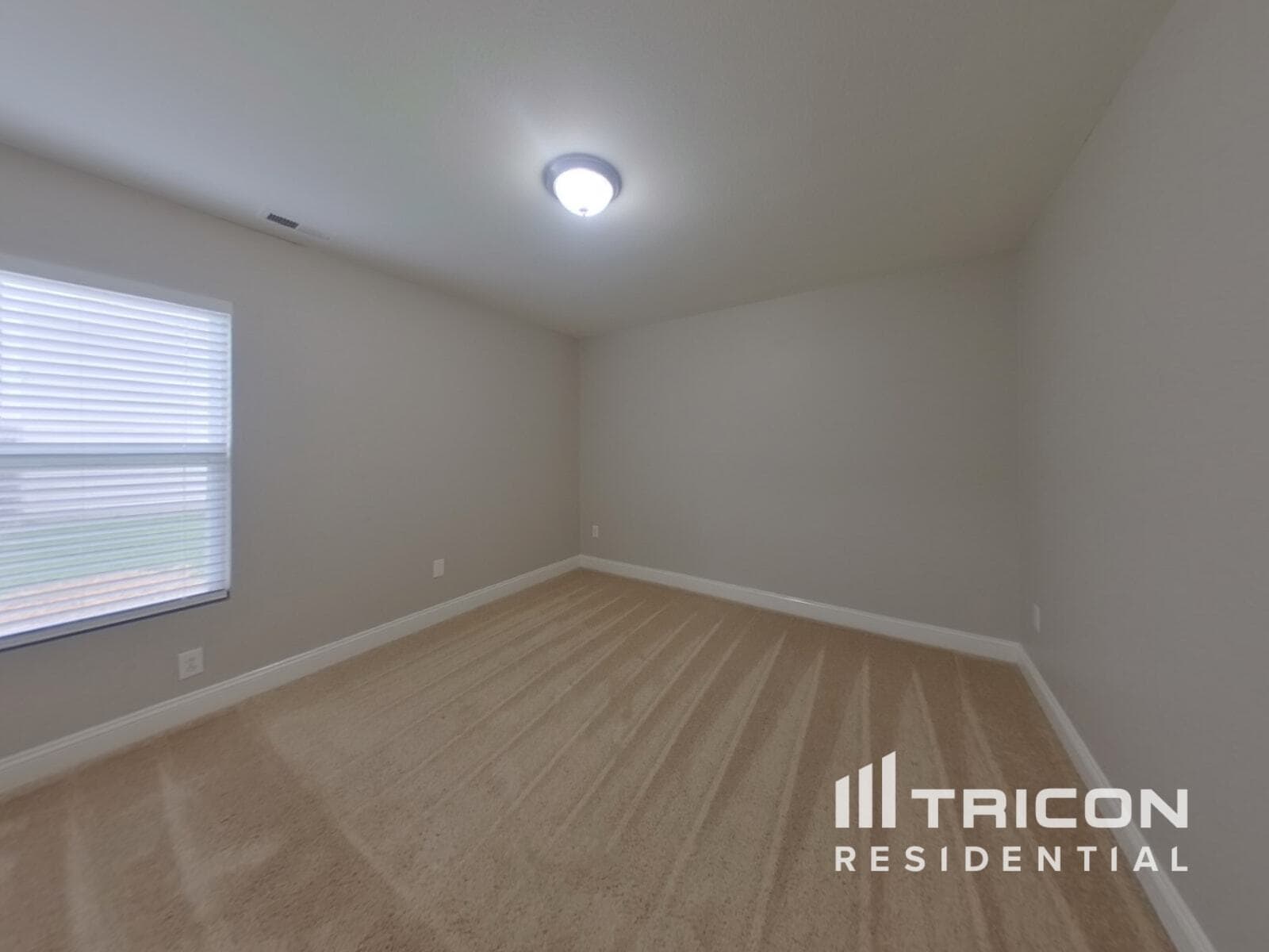 Building Photo - 4116 Larkhaven Village Dr