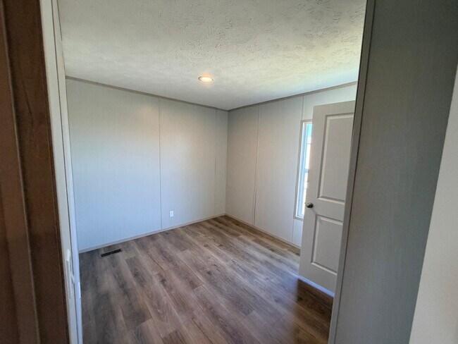 Building Photo - 2101 SW 38th St