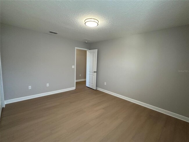 Building Photo - 15168 Evergreen Oak Loop