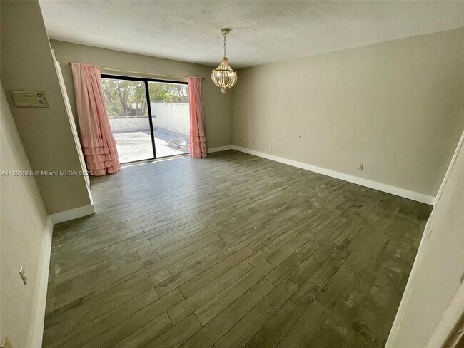 Building Photo - 9007 SW 62nd Terrace