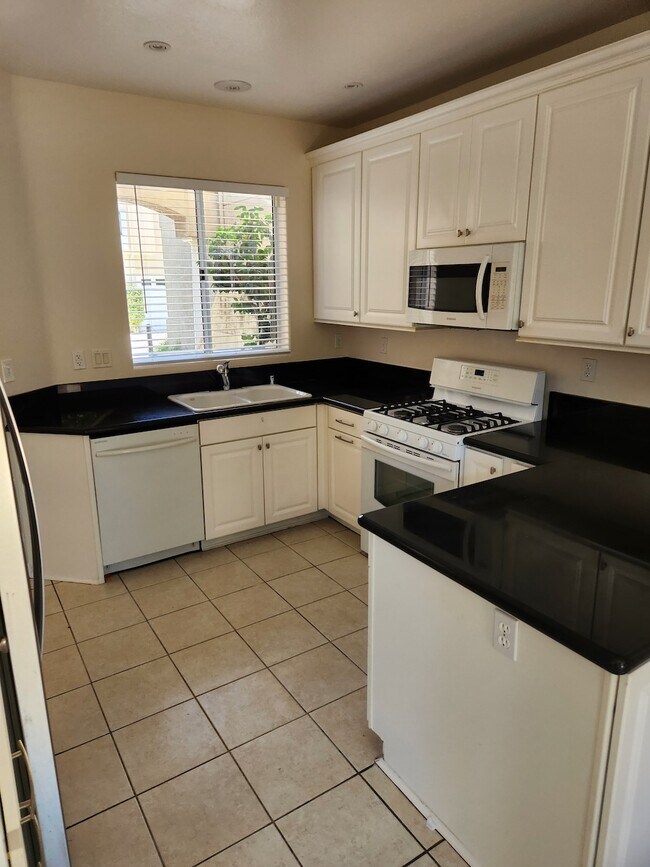 Building Photo - 11543 Treeview Ct