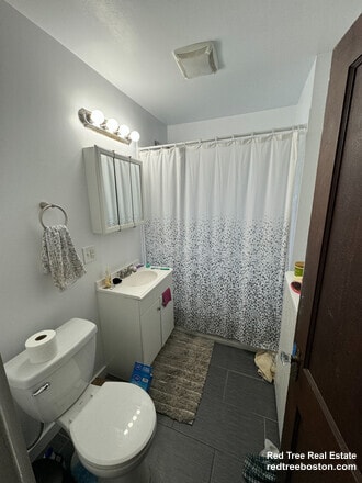 Building Photo - 14 Lake St