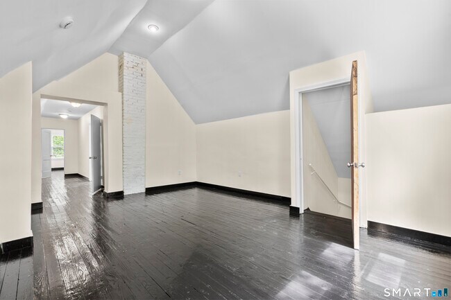 Building Photo - 144 Gilbert Ave