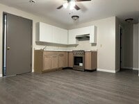 Building Photo - 355 S Main St