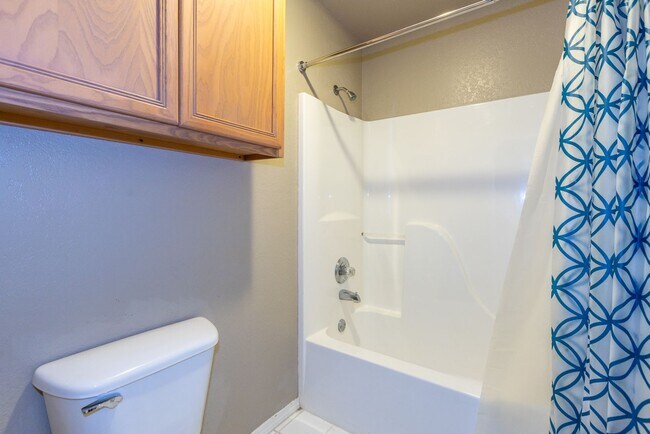 Building Photo - 5 Bed / 2.5 Bath in South Tulsa!