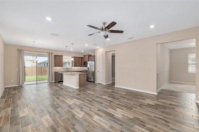 Building Photo - 5587 NW 40th Pl