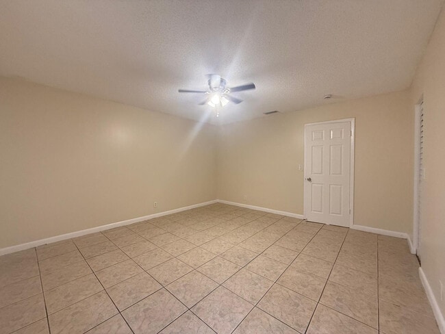 Building Photo - 7903 SW 9th St