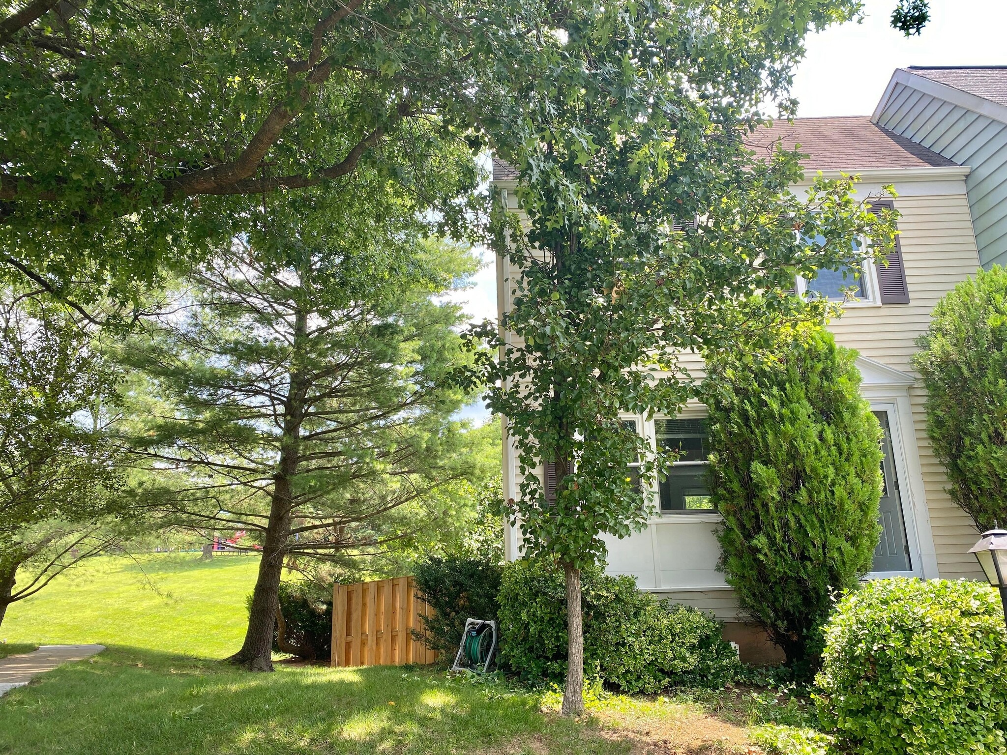 Building Photo - 7351 Crestleigh Cir