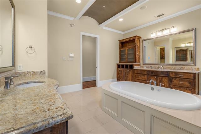 Building Photo - 3759 Broadmoor Way
