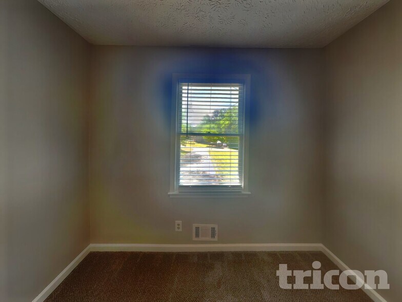 Building Photo - 2590 Mountain Brook Rd