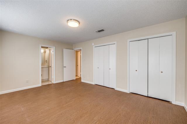 Building Photo - 6809 S Creek Dr