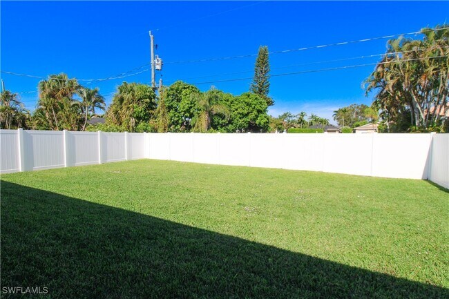 Building Photo - 615 108th Ave N