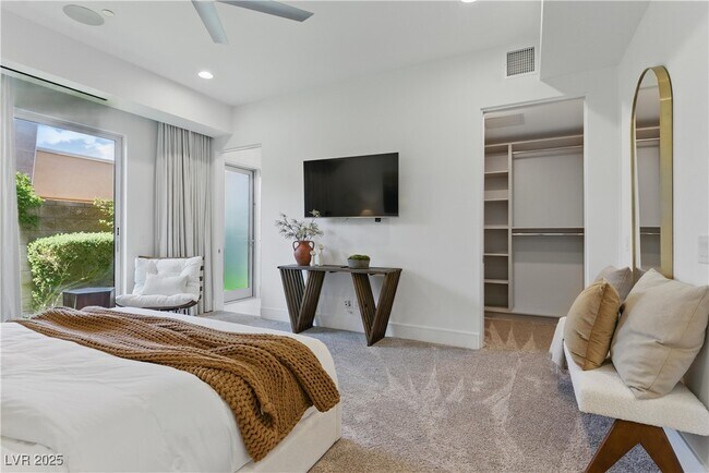 Building Photo - 667 Palisade Rim Dr