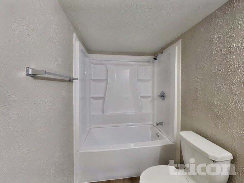 Building Photo - 1609 Santa Fe Trail