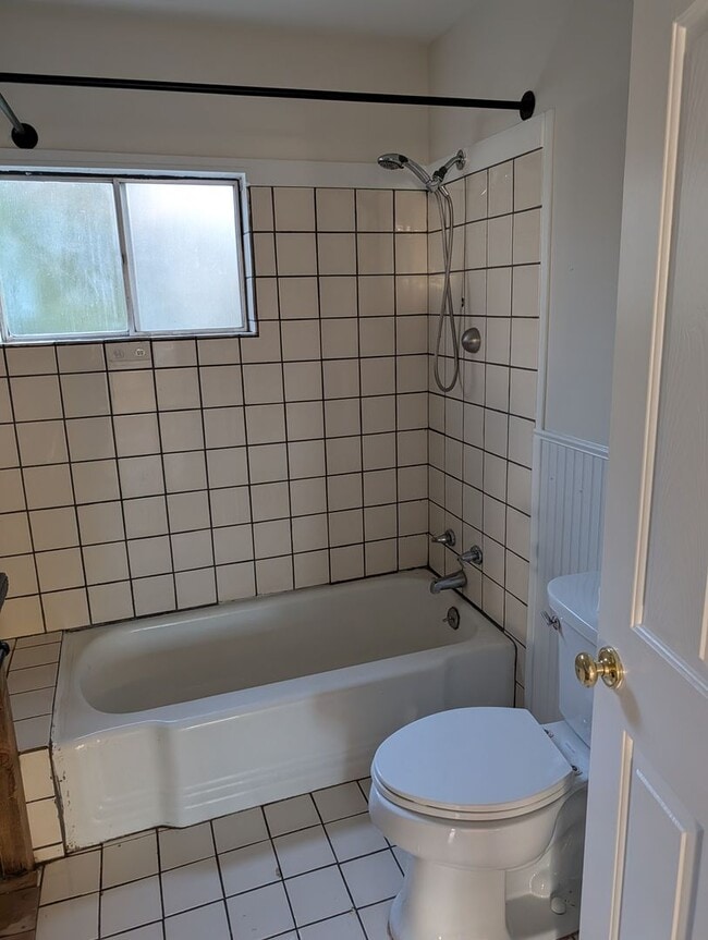 Building Photo - 3433 Willow St