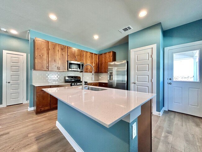 Building Photo - Move-In Ready 3BR, 2BA with Fully Equipped Kitchen & Laundry Room