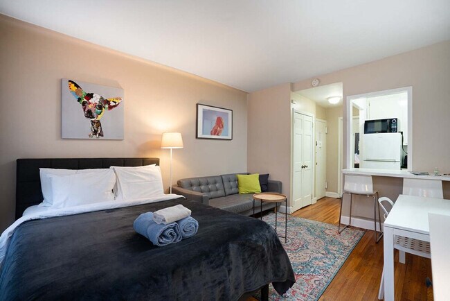 Building Photo - 328 E 74th St