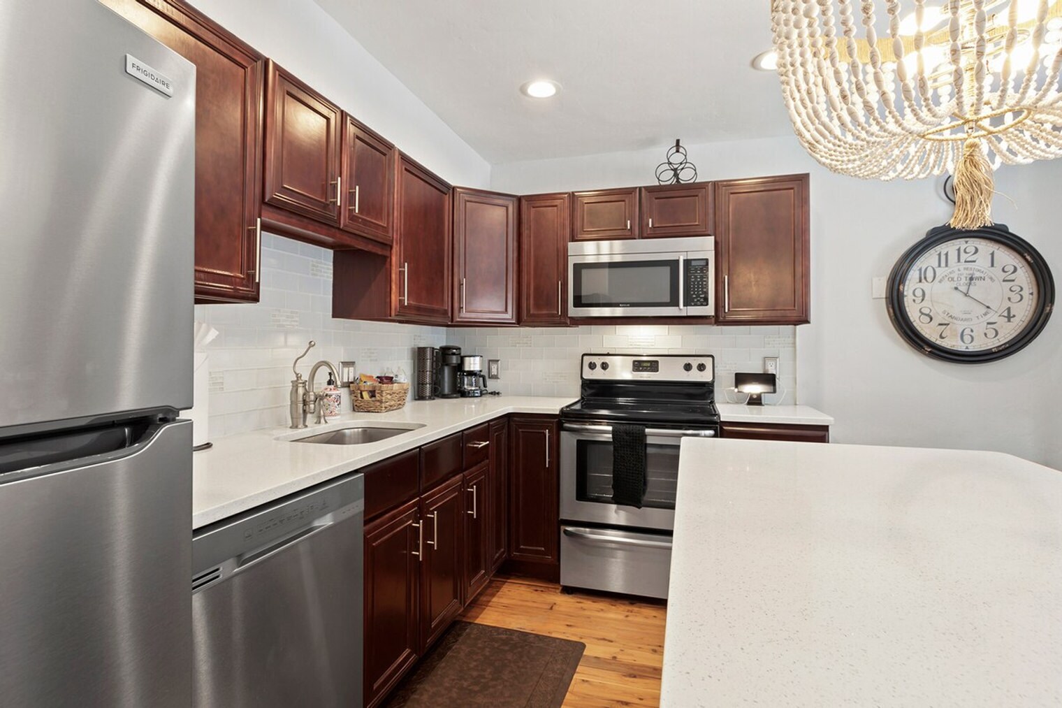 Building Photo - 421 S Main St