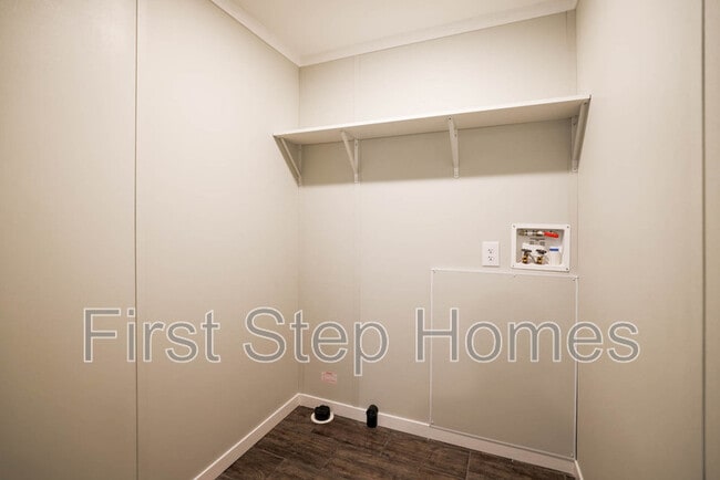 Building Photo - 133 Appaloosa Dr