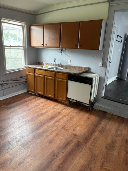 Building Photo - 17 Western Pky