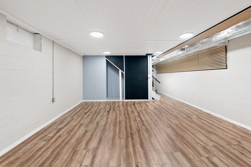 Building Photo - 4442 Vera Cruz Ave N
