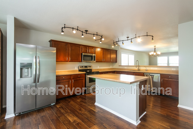 Building Photo - 3015 W Crosscreek Dr