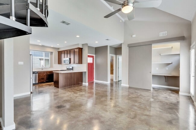 Building Photo - 3505 Villa Ct
