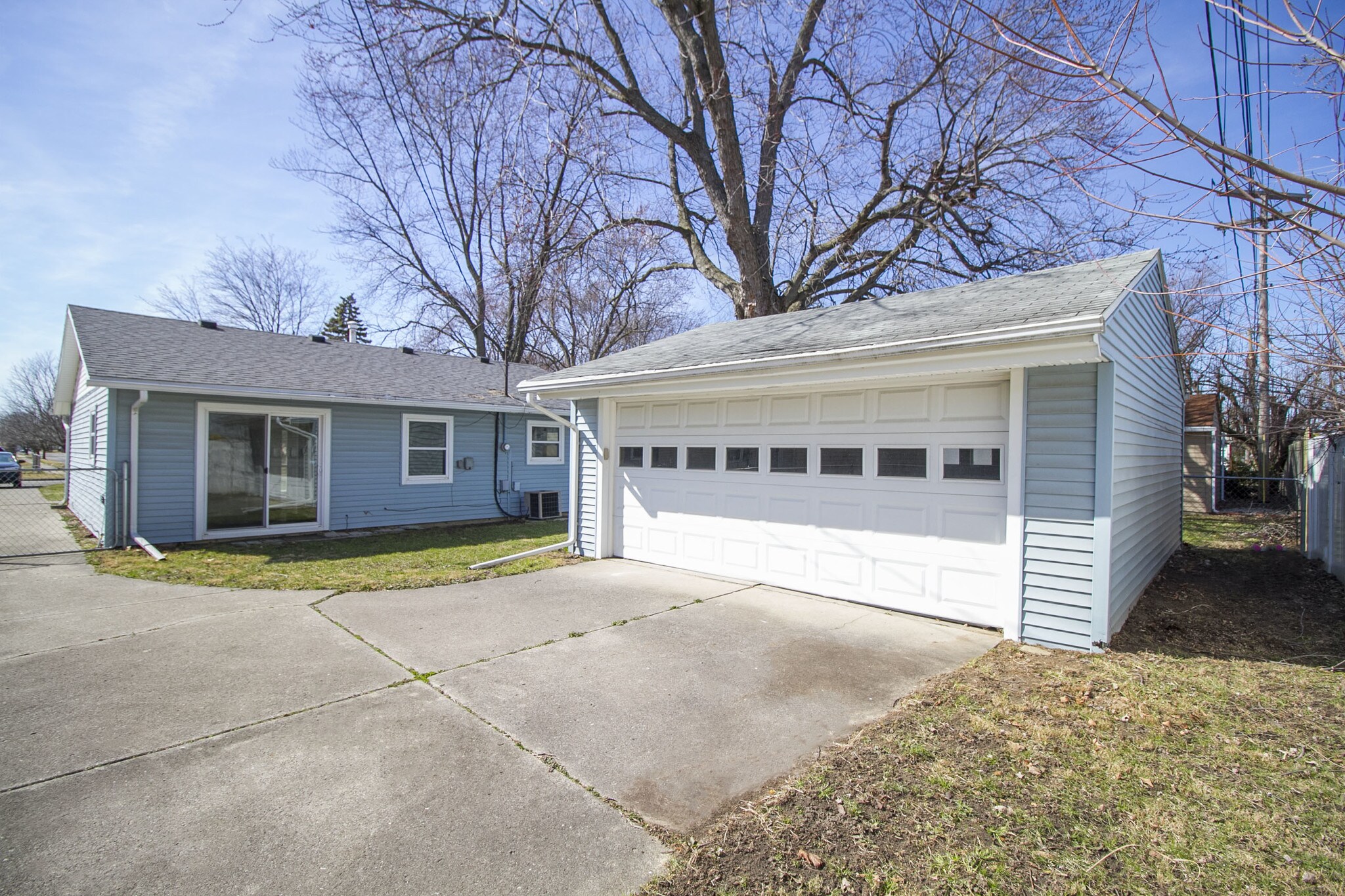 Building Photo - 5262 Spicer Rd