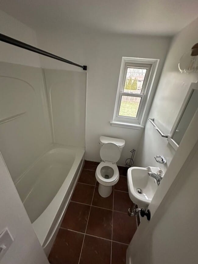 Building Photo - 3-Bedroom Home with Large Backyard For Rent!