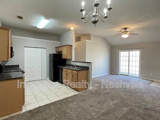 Building Photo - 553 Rose Cottage Cir