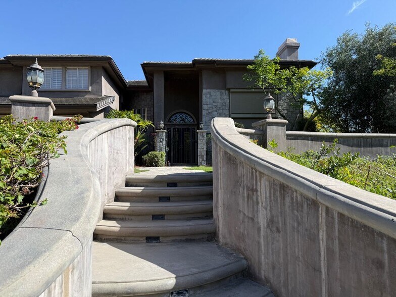 Building Photo - 22720 High Tree Cir