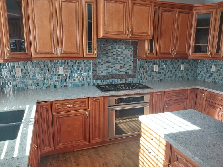 Building Photo - 935 Redtail Dr