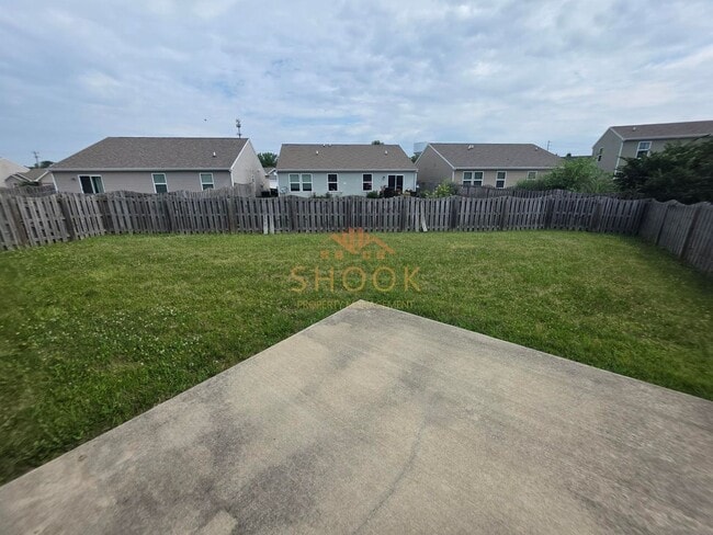 Building Photo - LINDBERGE VILLAGE COZY 3BR/2BA