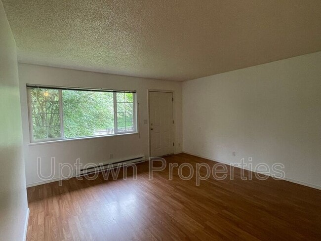 Building Photo - 1420 SW Bertha Blvd