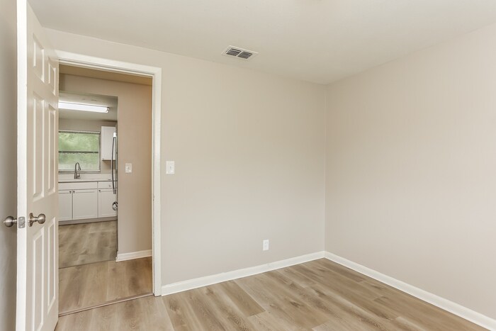 Building Photo - 5601 Tampico Rd