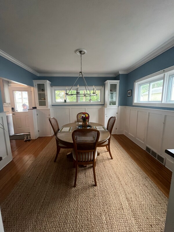 Building Photo - 1805 Baker Ave